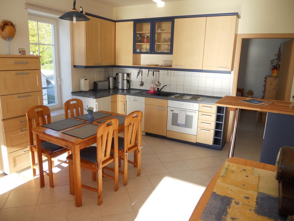 Haus Seeblick Insel Ruegen Lietzow Bilik gambar